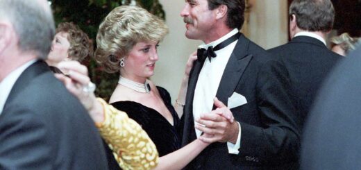 “Why Tom Selleck Was Called in to End Princess Diana’s Dance with John Travolta: An Inside Story”