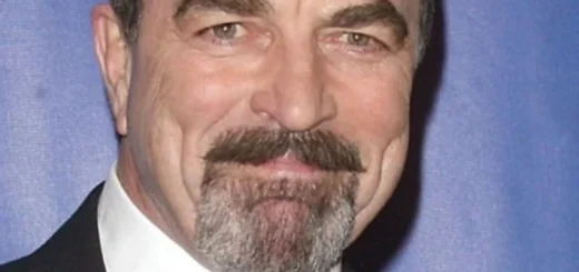 “Tom Selleck Admits He’s Never Sent a Text or Used Email: ‘I Struggle with Writing Things Down'”