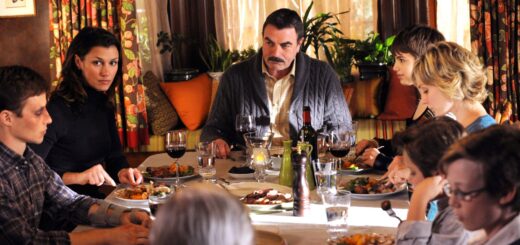 “Donnie Wahlberg and Tom Selleck Reveal the Secrets Behind ‘Blue Bloods’ Family Dinner Scenes”