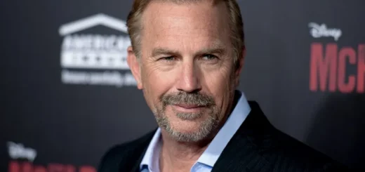 “Kevin Costner Moved to Tears During 10-Minute Standing Ovation for ‘Horizon’ at Cannes”