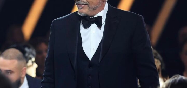 “Kevin Costner’s ‘Casual’ New Relationship Clears Up Rumors About Jewel and Jennifer Lopez” “Kevin Costner’s ‘Casual’ New Relationship Clears Up Rumors About Jewel and Jennifer Lopez”