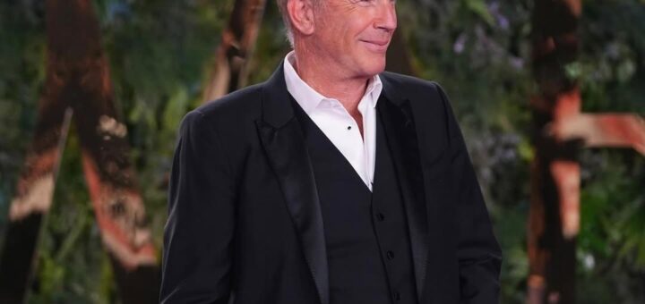 “Kevin Costner ‘Casually Dating’ Someone New, Two Years After Divorcing Christine Baumgartner” “Kevin Costner ‘Casually Dating’ Someone New, Two Years After Divorcing Christine Baumgartner”